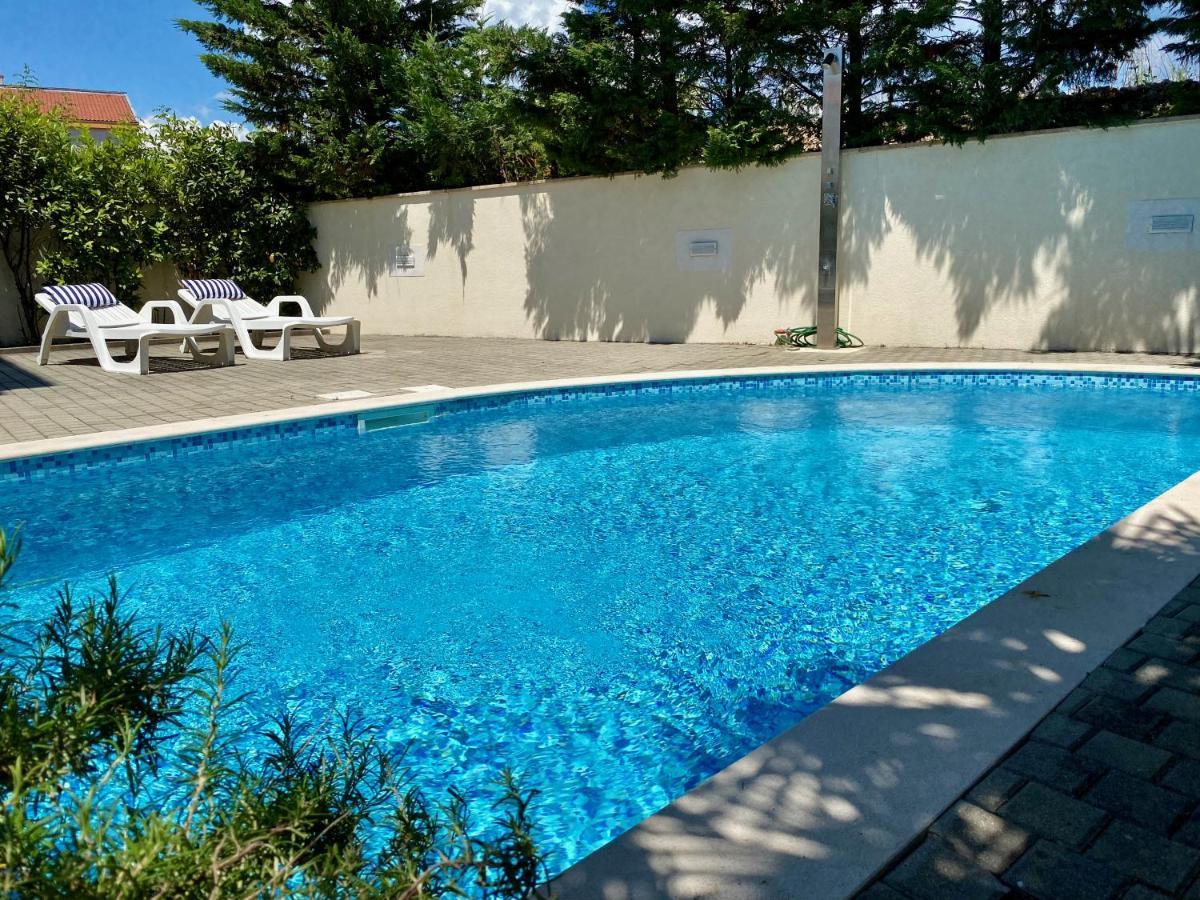 Private Pool And Mediterranean Garden Apt Mia Šilo Esterno foto